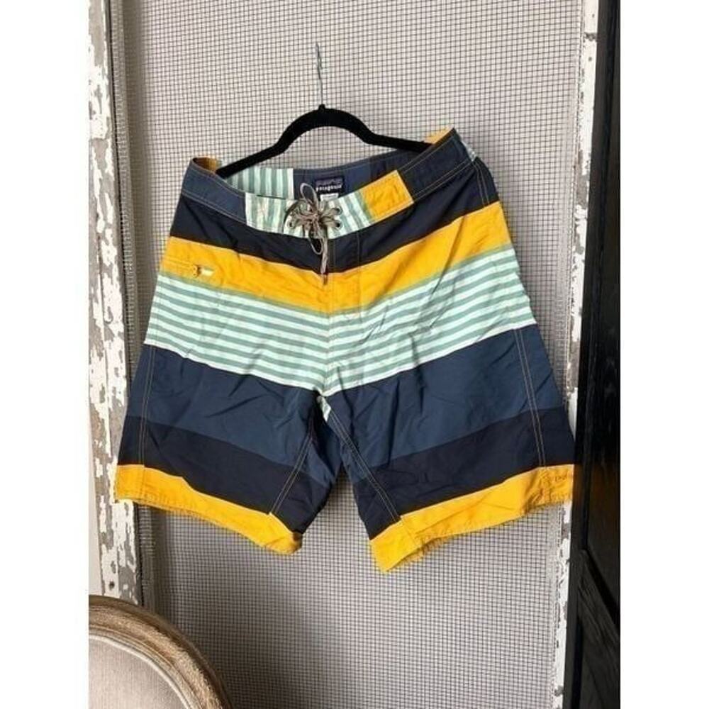 Patagonia Wavefarer‎ Striped Board Shorts Men's Size 32